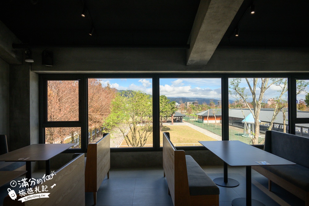 宜蘭【樹懶餐廳】全新萌寵景觀餐廳.玻璃屋看落羽松吃美食,近距離餵山地牛.泰迪羊.鸚鵡和樹懶,還有大紅鶴&鵜鶘出沒!
