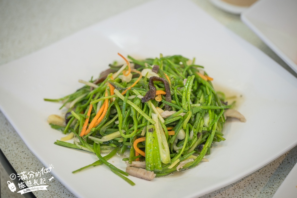 宜蘭礁溪美食【皇家花園餐廳】礁溪親子餐廳,必吃脆皮烤雞＆櫻桃烤鴨,來用餐還能與可愛動物互動好有趣!