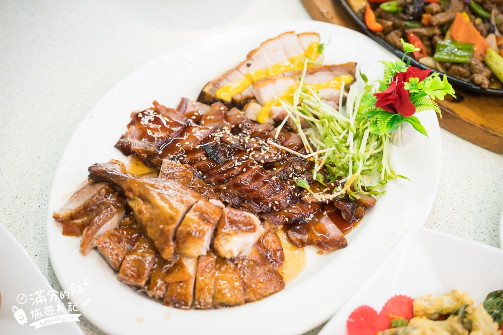 宜蘭礁溪美食【皇家花園餐廳】礁溪親子餐廳,必吃脆皮烤雞＆櫻桃烤鴨,來用餐還能與可愛動物互動好有趣!
