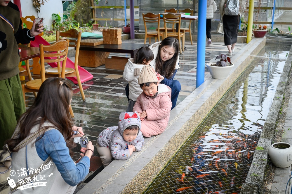 宜蘭礁溪美食【皇家花園餐廳】礁溪親子餐廳,必吃脆皮烤雞＆櫻桃烤鴨,來用餐還能與可愛動物互動好有趣!