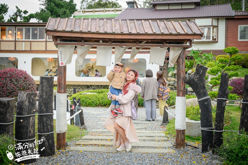 苗栗【山上村 Hill cafe】三灣鄉景觀餐廳,水上日式玻璃屋,有兒童遊戲區~秒飛日本吃鍋喝下午茶!