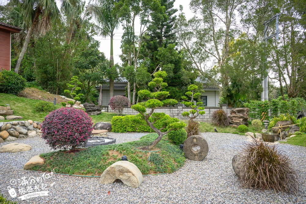 苗栗【山上村 Hill cafe】三灣鄉景觀餐廳,水上日式玻璃屋,有兒童遊戲區~秒飛日本吃鍋喝下午茶!