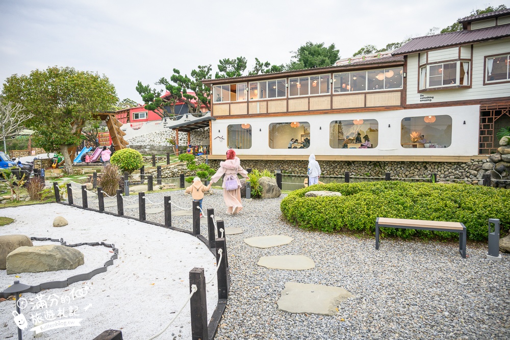 苗栗【山上村 Hill cafe】三灣鄉景觀餐廳,水上日式玻璃屋,有兒童遊戲區~秒飛日本吃鍋喝下午茶!