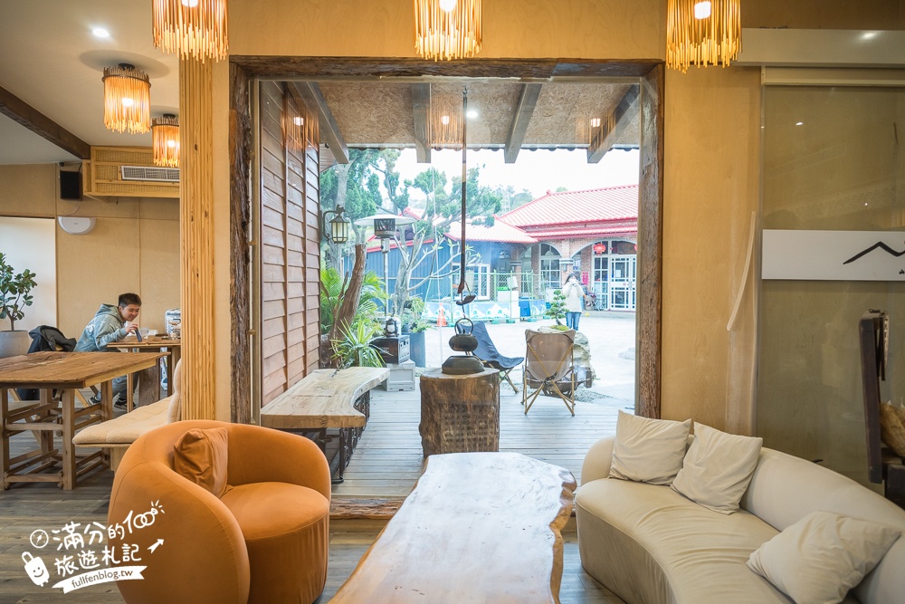苗栗【山上村 Hill cafe】三灣鄉景觀餐廳,水上日式玻璃屋,有兒童遊戲區~秒飛日本吃鍋喝下午茶!