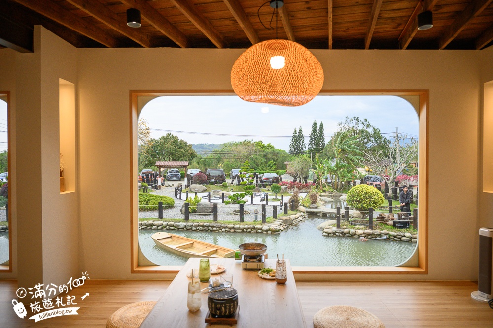 苗栗【山上村 Hill cafe】三灣鄉景觀餐廳,水上日式玻璃屋,有兒童遊戲區~秒飛日本吃鍋喝下午茶!