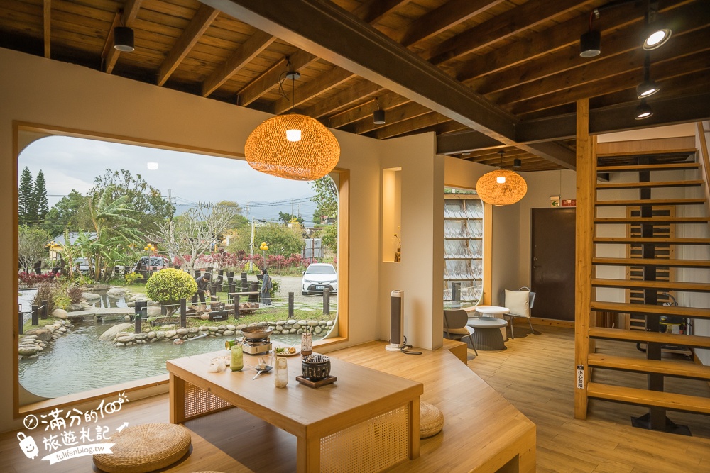 苗栗【山上村 Hill cafe】三灣鄉景觀餐廳,水上日式玻璃屋,有兒童遊戲區~秒飛日本吃鍋喝下午茶!