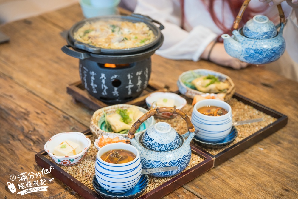 苗栗【山上村 Hill cafe】三灣鄉景觀餐廳,水上日式玻璃屋,有兒童遊戲區~秒飛日本吃鍋喝下午茶!