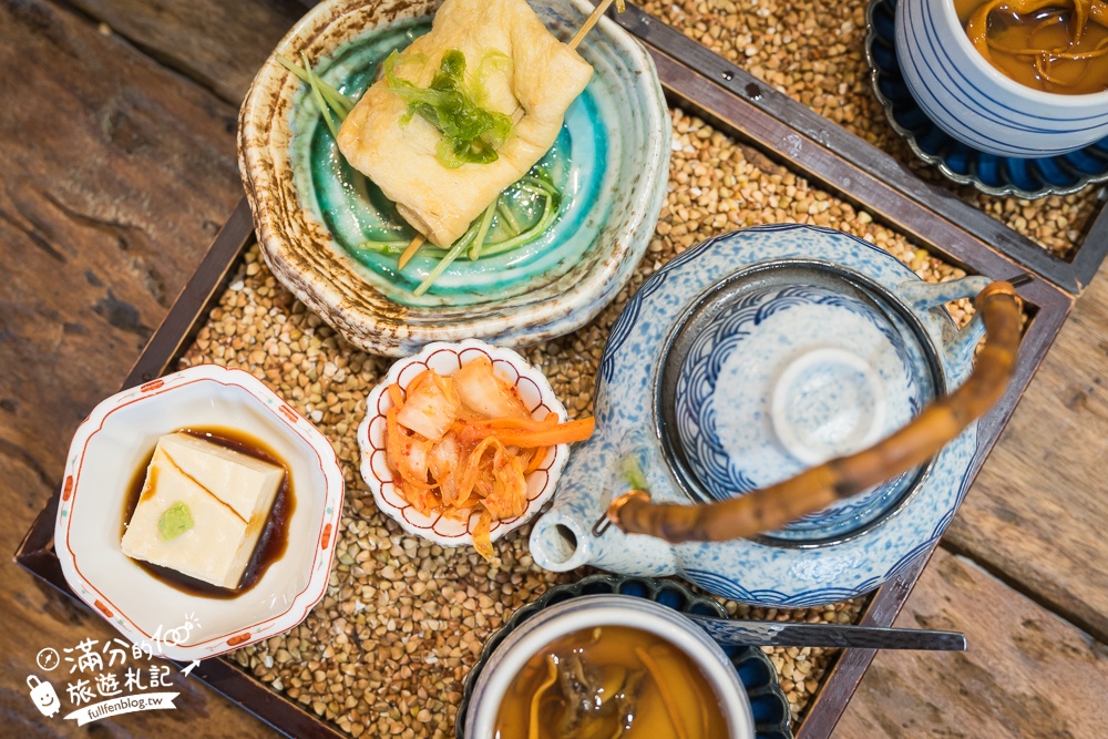 苗栗【山上村 Hill cafe】三灣鄉景觀餐廳,水上日式玻璃屋,有兒童遊戲區~秒飛日本吃鍋喝下午茶!
