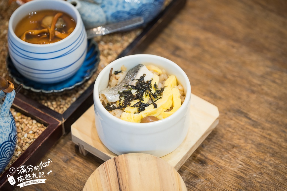苗栗【山上村 Hill cafe】三灣鄉景觀餐廳,水上日式玻璃屋,有兒童遊戲區~秒飛日本吃鍋喝下午茶!