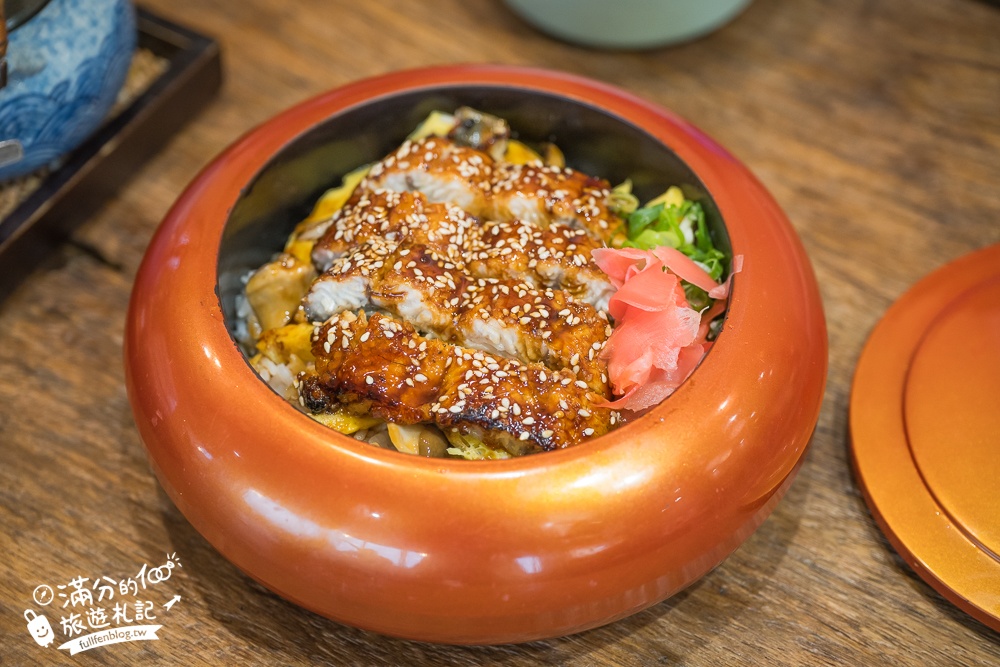 苗栗【山上村 Hill cafe】三灣鄉景觀餐廳,水上日式玻璃屋,有兒童遊戲區~秒飛日本吃鍋喝下午茶!