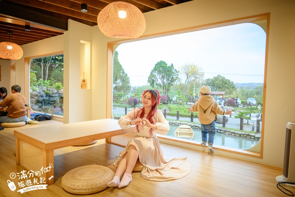 苗栗【山上村 Hill cafe】三灣鄉景觀餐廳,水上日式玻璃屋,有兒童遊戲區~秒飛日本吃鍋喝下午茶!