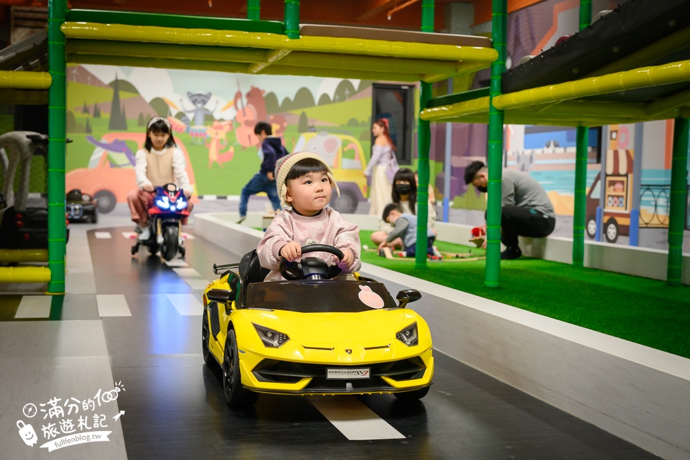 台南【晶盈親旅大酒店】全新高質感旅店,家庭房Villa渡假風,200坪兒童遊戲室,親子同行超放電!