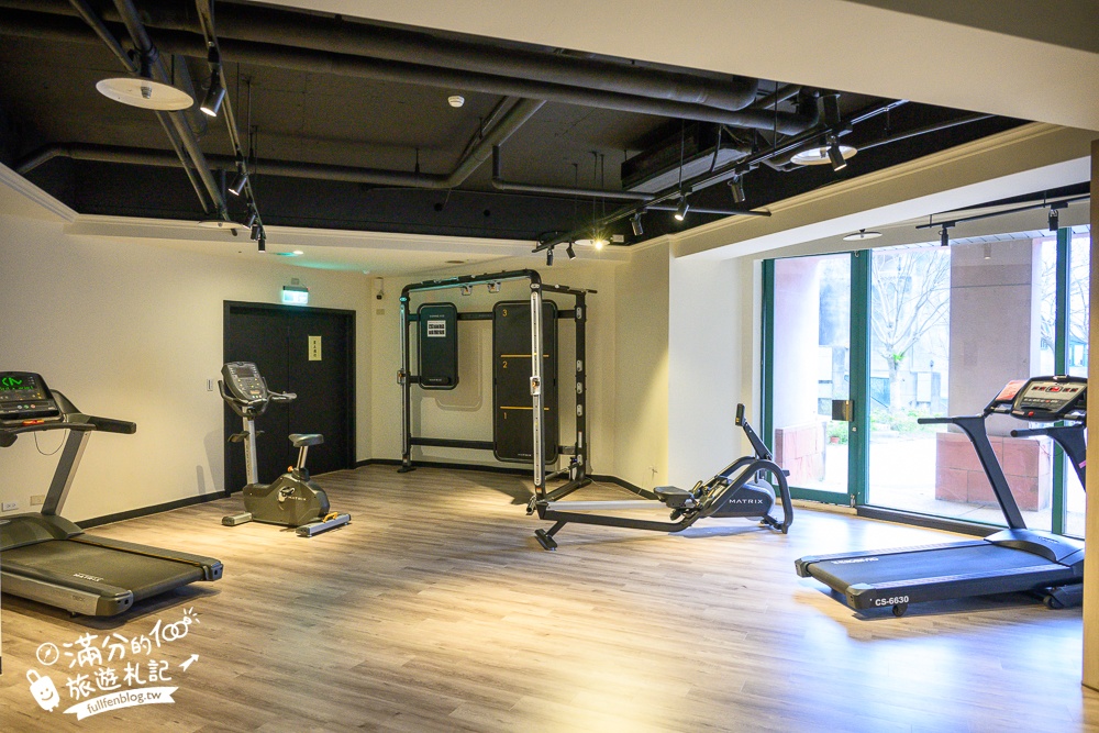 【桃園石門水庫福華渡假飯店】全新湖景房型和超狂親子設施.兒童跑車.任天堂.復古電動免費玩,還能泡三溫暖和游泳!