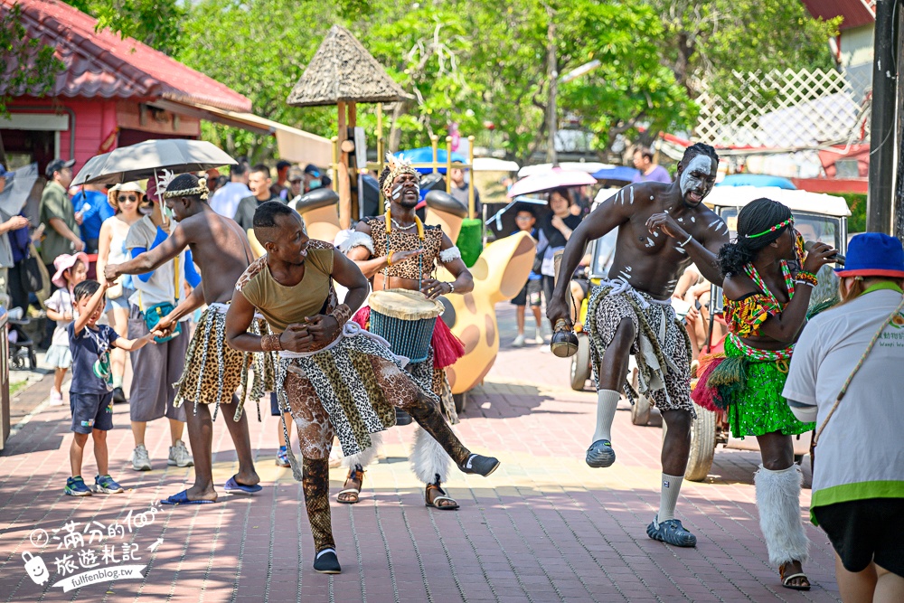 【2025台南頑皮世界野生動物園】最新門票資訊.台南必玩動物園,餵萌寵.看企鵝.玩水樂園.搭水豚列車!