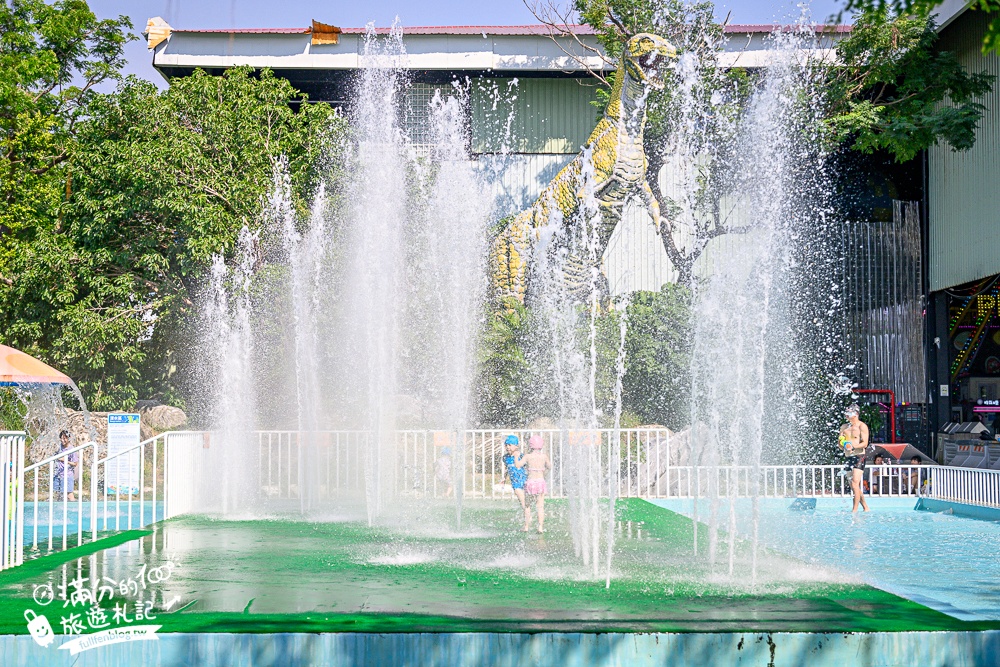 【2025台南頑皮世界野生動物園】最新門票資訊.台南必玩動物園,餵萌寵.看企鵝.玩水樂園.搭水豚列車!