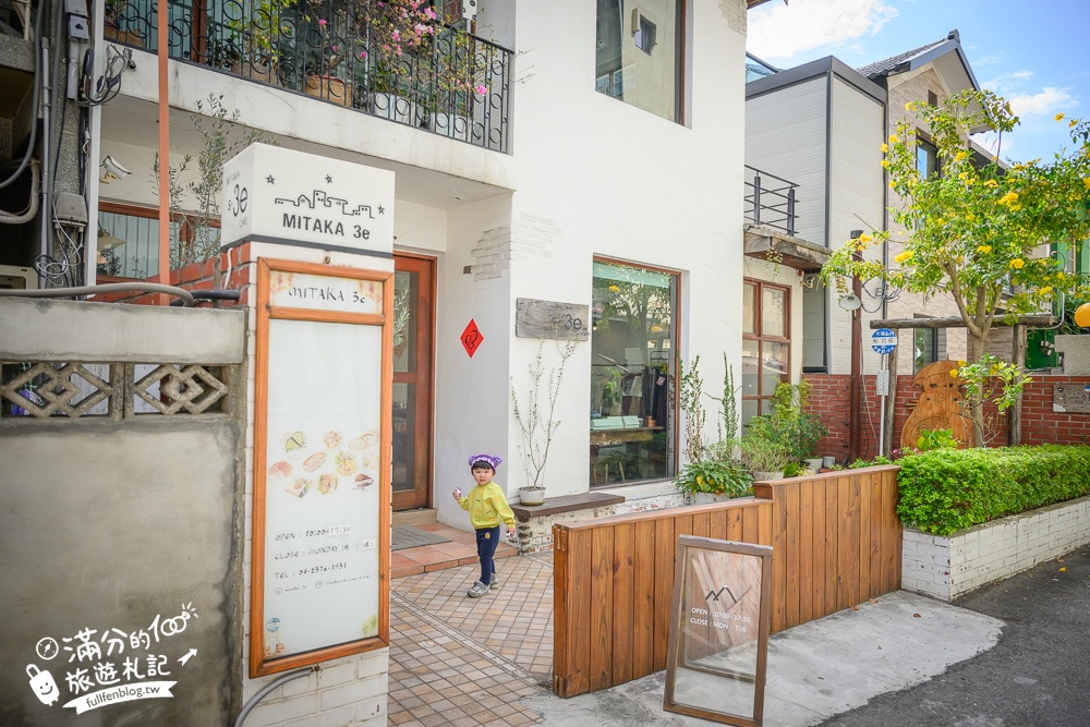 台中【MITAKA 3e Cafe台中店】文青風咖啡館.必吃龍貓吐司.跳箱吐司~玩拍龍貓公車站牌好療癒!