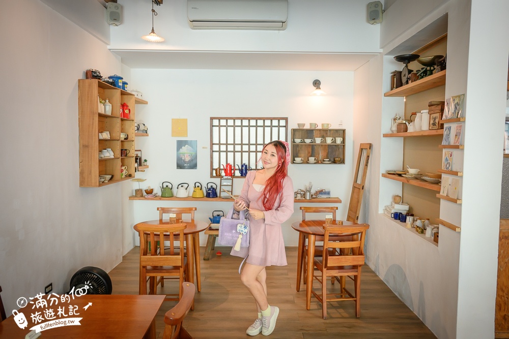台中【MITAKA 3e Cafe台中店】文青風咖啡館.必吃龍貓吐司.跳箱吐司~玩拍龍貓公車站牌好療癒!