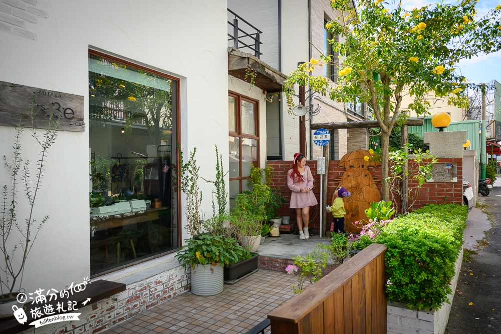 台中【MITAKA 3e Cafe台中店】文青風咖啡館.必吃龍貓吐司.跳箱吐司~玩拍龍貓公車站牌好療癒!