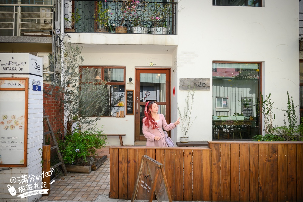 台中【MITAKA 3e Cafe台中店】文青風咖啡館.必吃龍貓吐司.跳箱吐司~玩拍龍貓公車站牌好療癒!