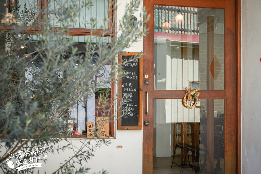台中【MITAKA 3e Cafe台中店】文青風咖啡館.必吃龍貓吐司.跳箱吐司~玩拍龍貓公車站牌好療癒!