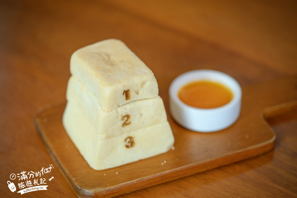 台中【MITAKA 3e Cafe台中店】文青風咖啡館.必吃龍貓吐司.跳箱吐司~玩拍龍貓公車站牌好療癒!