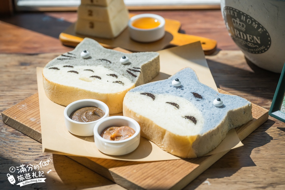 台中【MITAKA 3e Cafe台中店】文青風咖啡館.必吃龍貓吐司.跳箱吐司~玩拍龍貓公車站牌好療癒!