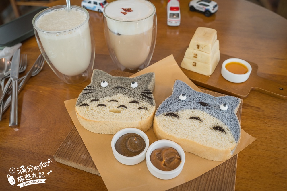 台中【MITAKA 3e Cafe台中店】文青風咖啡館.必吃龍貓吐司.跳箱吐司~玩拍龍貓公車站牌好療癒!