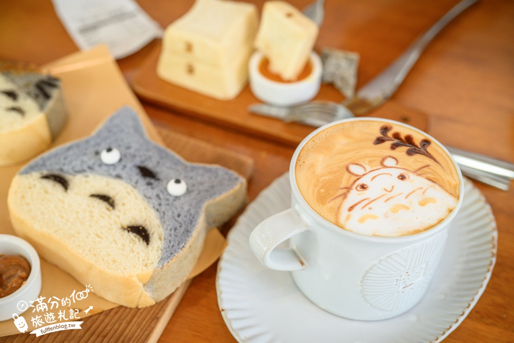 台中【MITAKA 3e Cafe台中店】文青風咖啡館.必吃龍貓吐司.跳箱吐司~玩拍龍貓公車站牌好療癒!
