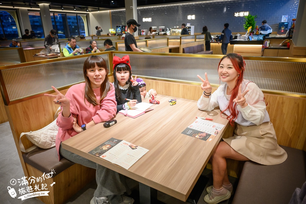 【成功牛排宜蘭店】宜蘭平價親子牛排館,人氣必點豪華雙拼,爆米花.咖哩飯.冰淇淋自助吧無限暢飲,加麵還不加價!