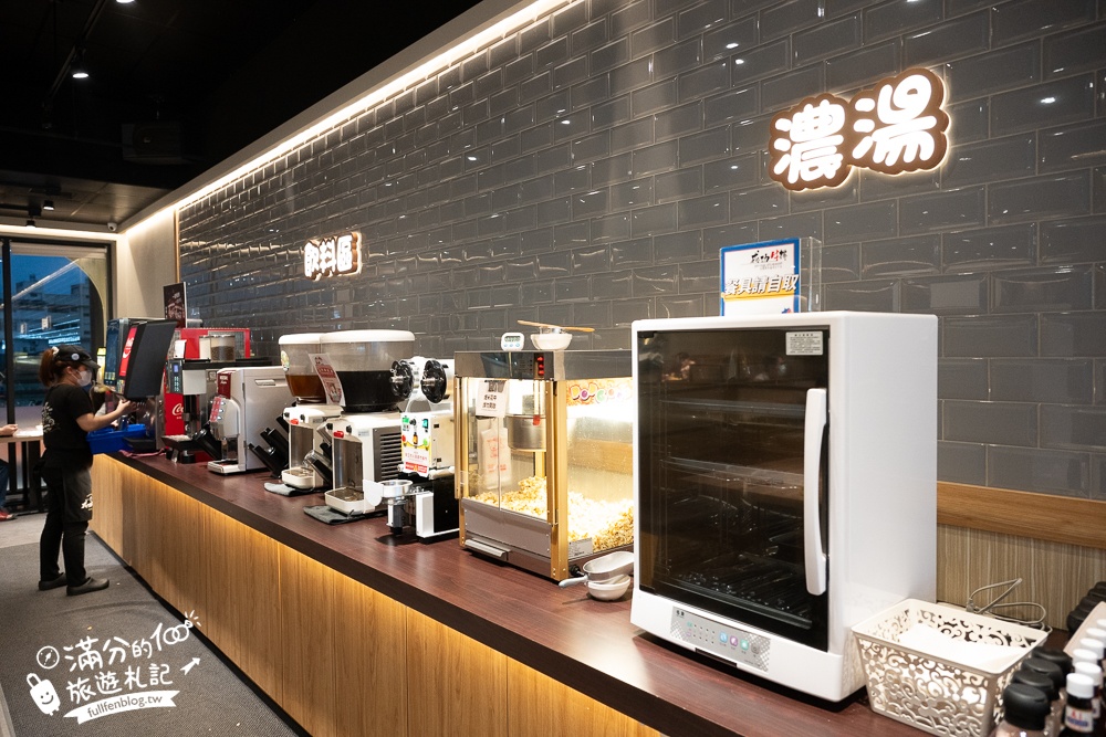 【成功牛排宜蘭店】宜蘭平價親子牛排館,人氣必點豪華雙拼,爆米花.咖哩飯.冰淇淋自助吧無限暢飲,加麵還不加價!