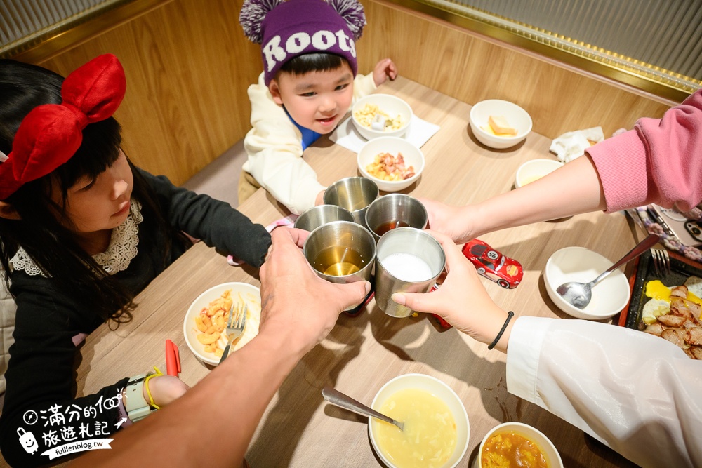 【成功牛排宜蘭店】宜蘭平價親子牛排館,人氣必點豪華雙拼,爆米花.咖哩飯.冰淇淋自助吧無限暢飲,加麵還不加價!