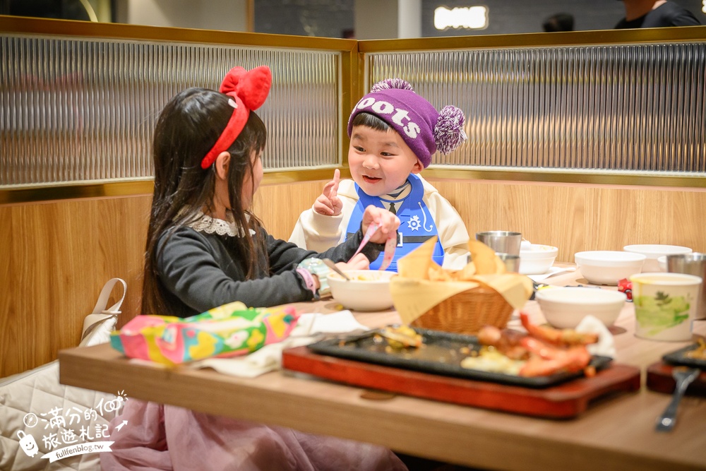 【成功牛排宜蘭店】宜蘭平價親子牛排館,人氣必點豪華雙拼,爆米花.咖哩飯.冰淇淋自助吧無限暢飲,加麵還不加價!