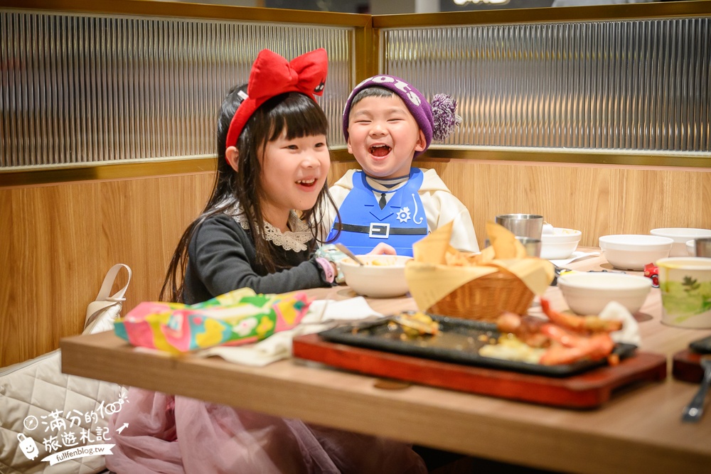 【成功牛排宜蘭店】宜蘭平價親子牛排館,人氣必點豪華雙拼,爆米花.咖哩飯.冰淇淋自助吧無限暢飲,加麵還不加價!