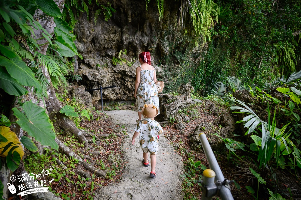 沖繩【CAVE OKINAWA鐘乳洞】沖繩尋寶秘境~地下金色宮殿,探索夢幻鐘乳石洞,還能在森林咖啡館下午茶!