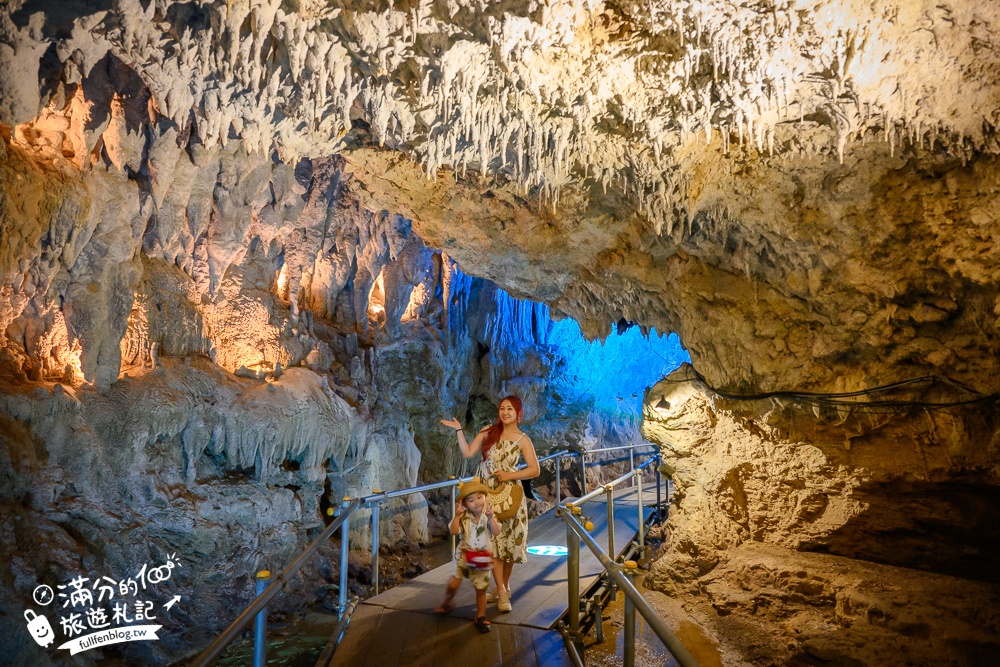 沖繩【CAVE OKINAWA鐘乳洞】沖繩尋寶秘境~地下金色宮殿,探索夢幻鐘乳石洞,還能在森林咖啡館下午茶!