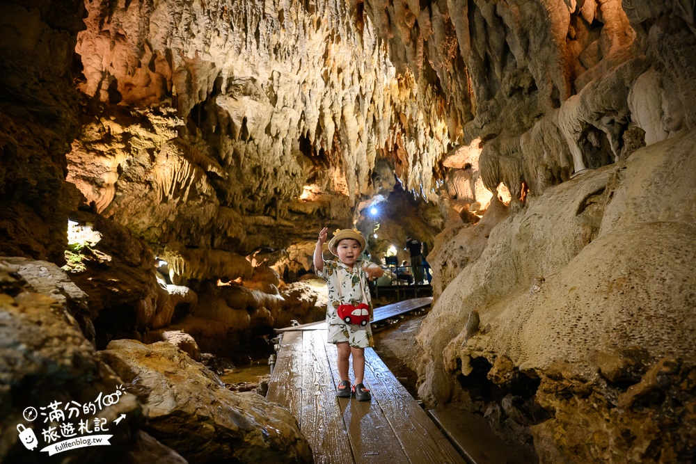沖繩【CAVE OKINAWA鐘乳洞】沖繩尋寶秘境~地下金色宮殿,探索夢幻鐘乳石洞,還能在森林咖啡館下午茶!