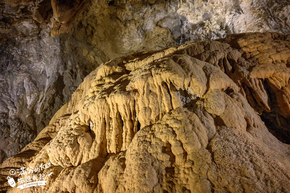 沖繩【CAVE OKINAWA鐘乳洞】沖繩尋寶秘境~地下金色宮殿,探索夢幻鐘乳石洞,還能在森林咖啡館下午茶!