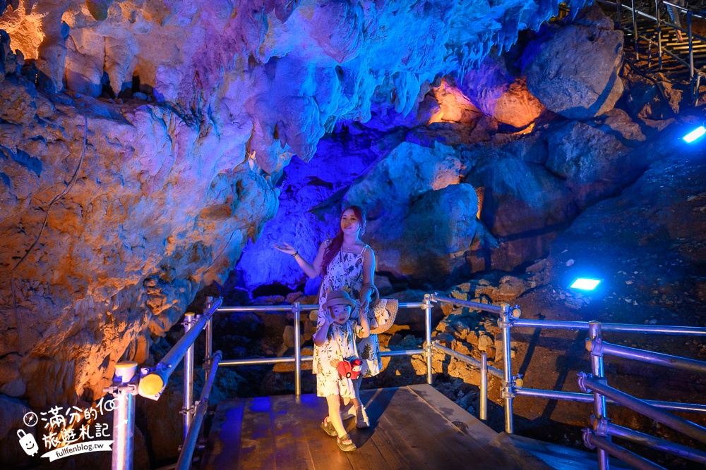 沖繩【CAVE OKINAWA鐘乳洞】沖繩尋寶秘境~地下金色宮殿,探索夢幻鐘乳石洞,還能在森林咖啡館下午茶!