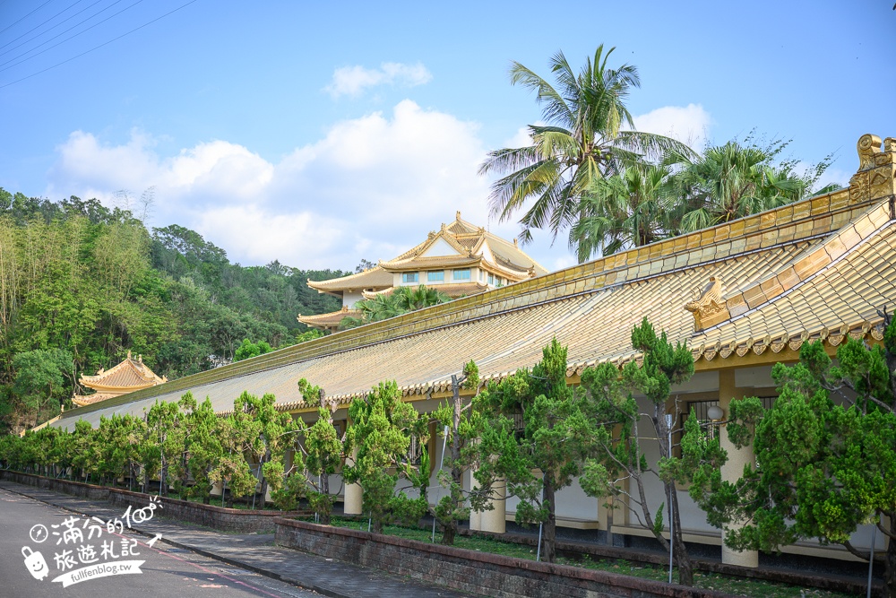 高雄【神威天臺山道場】六龜花旗木湖景秘境.金碧輝煌神殿隱藏夢幻泰國櫻花林!