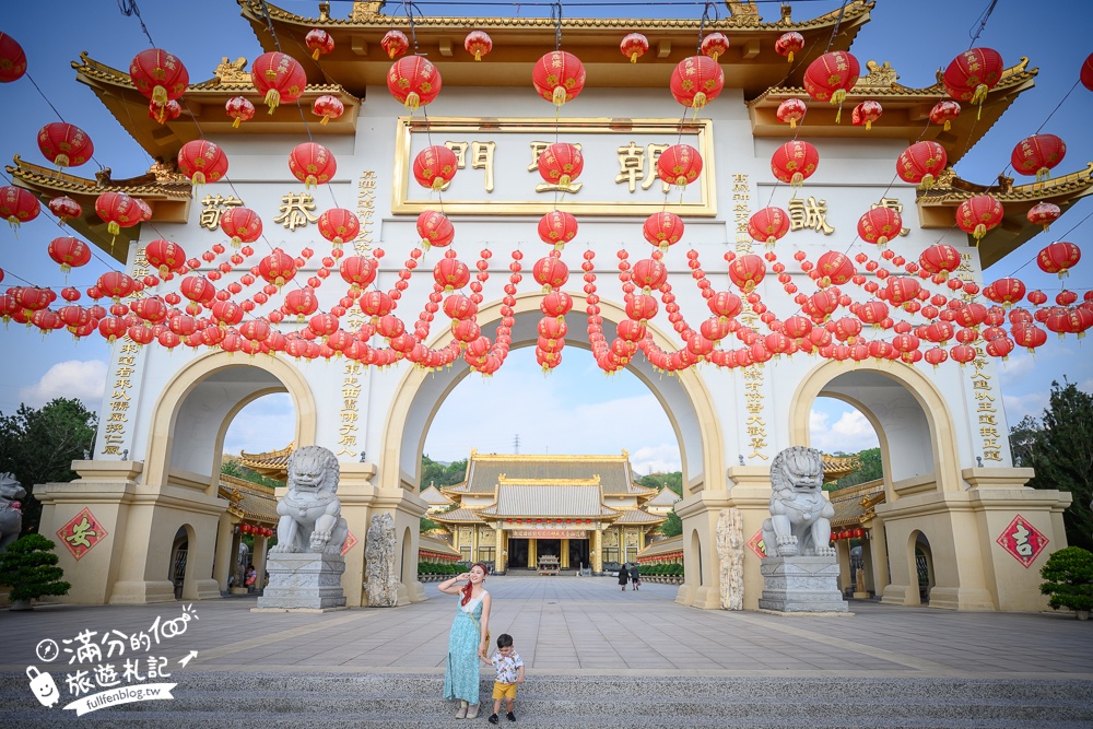 高雄【神威天臺山道場】六龜花旗木湖景秘境.金碧輝煌神殿隱藏夢幻泰國櫻花林!