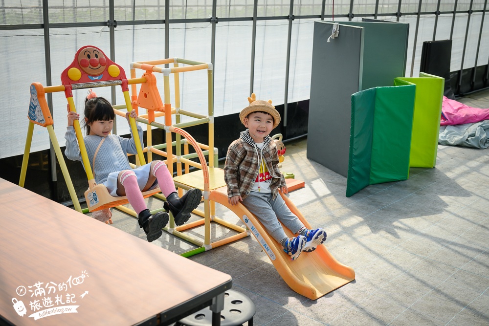 福岡草莓園【Fruitelier中村果樹園】久留米親子草莓園,50分鐘草莓吃到飽.能邊採邊吃,還有兒童遊戲區好溫馨!