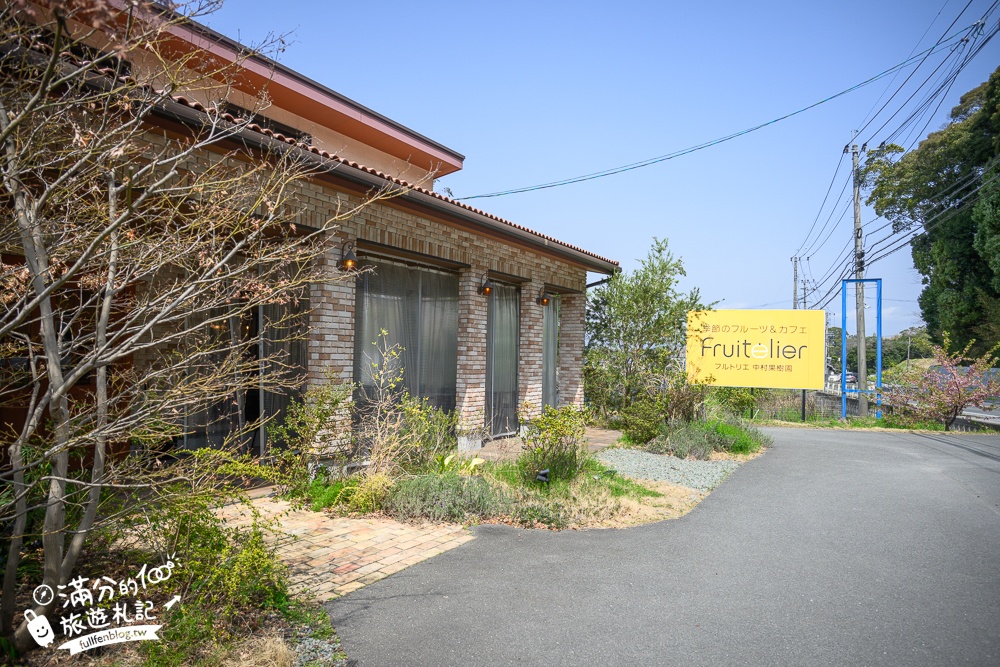 福岡草莓園【Fruitelier中村果樹園】久留米親子草莓園,50分鐘草莓吃到飽.能邊採邊吃,還有兒童遊戲區好溫馨!