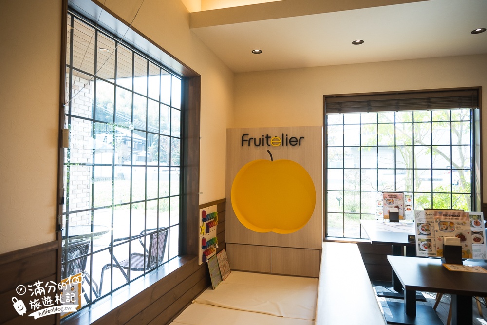福岡草莓園【Fruitelier中村果樹園】久留米親子草莓園,50分鐘草莓吃到飽.能邊採邊吃,還有兒童遊戲區好溫馨!