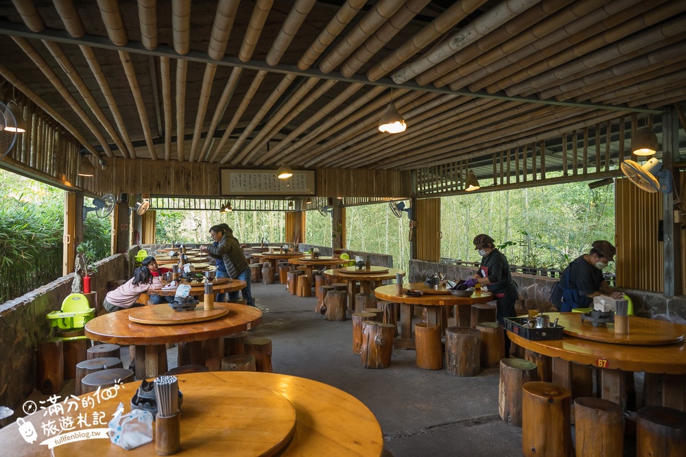 南投【竹棧餐廳】鹿谷景觀餐廳.在孟宗竹林裡享受野菜山產,主人招待拔絲地瓜更驚艷!