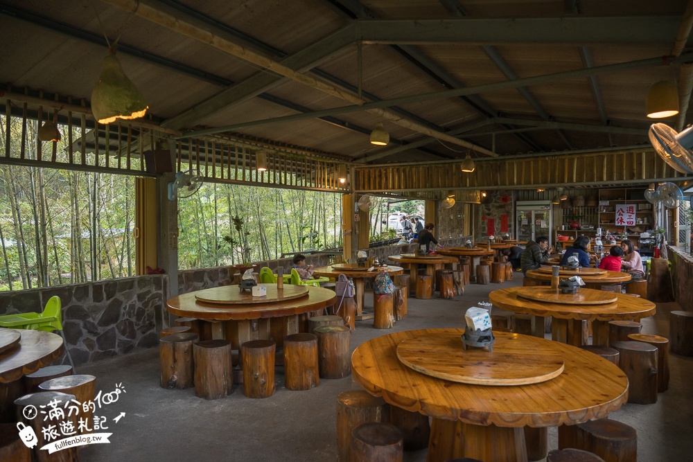 南投【竹棧餐廳】鹿谷景觀餐廳.在孟宗竹林裡享受野菜山產,主人招待拔絲地瓜更驚艷!
