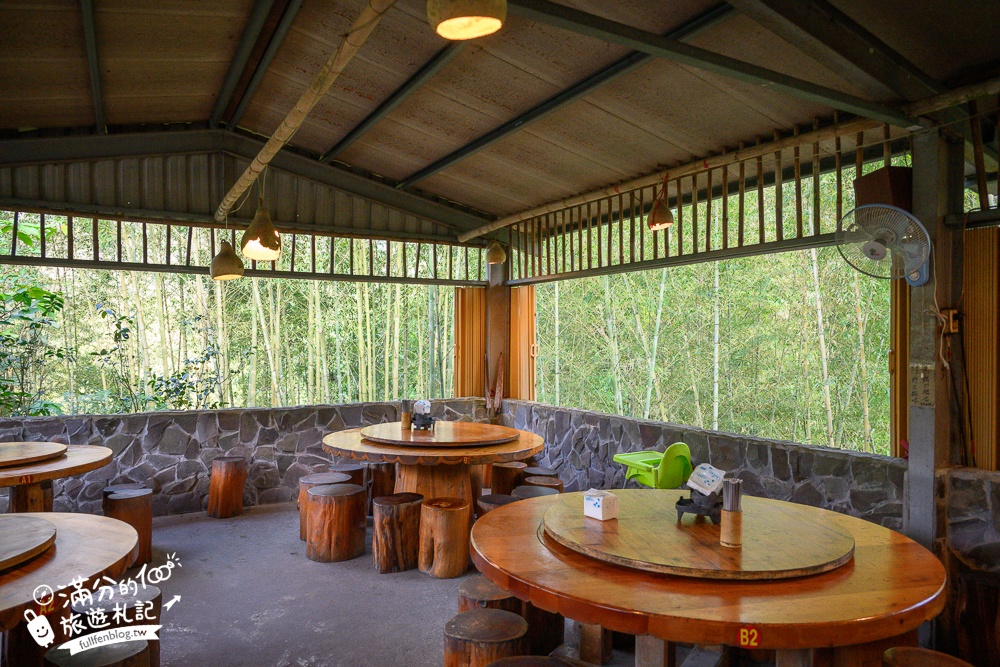 南投【竹棧餐廳】鹿谷景觀餐廳.在孟宗竹林裡享受野菜山產,主人招待拔絲地瓜更驚艷!