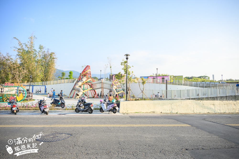 南投【竹夢親子公園】竹山小鎮新地標,雙塔竹筍造型溜滑梯好吸睛.攀爬網.鞦韆.沙坑.彈跳床和滑索通通免費玩!