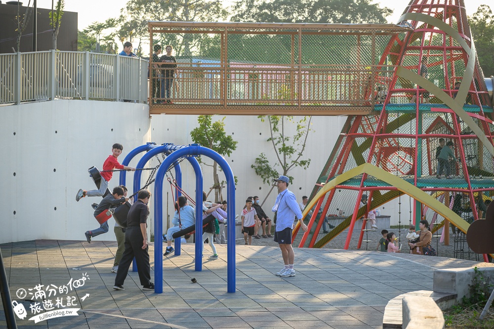 南投【竹夢親子公園】竹山小鎮新地標,雙塔竹筍造型溜滑梯好吸睛.攀爬網.鞦韆.沙坑.彈跳床和滑索通通免費玩!