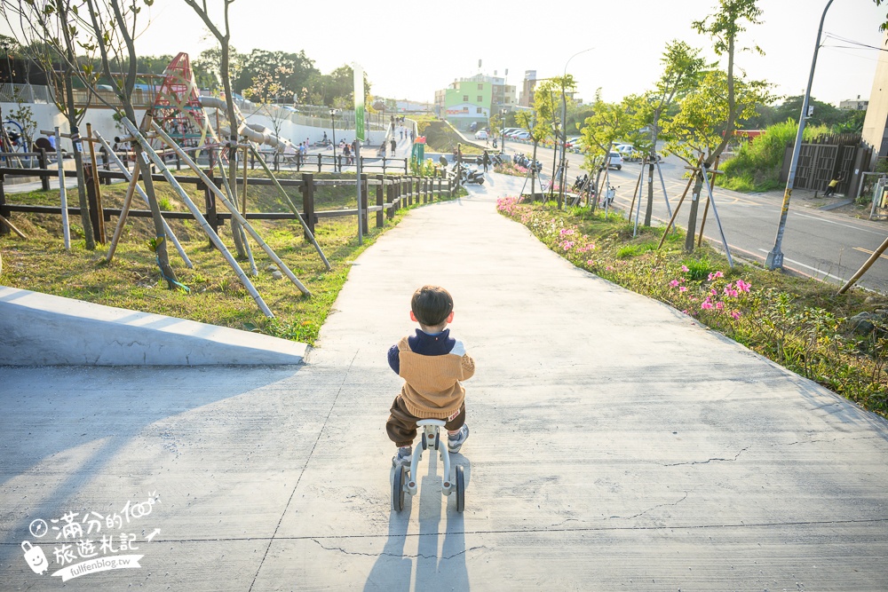 南投【竹夢親子公園】竹山小鎮新地標,雙塔竹筍造型溜滑梯好吸睛.攀爬網.鞦韆.沙坑.彈跳床和滑索通通免費玩!