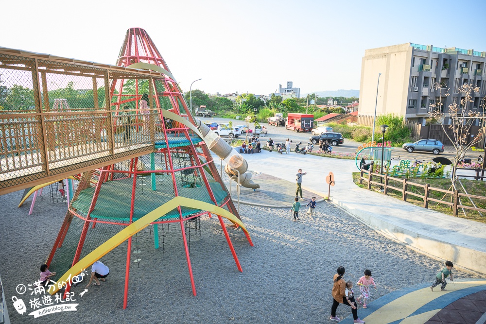 南投【竹夢親子公園】竹山小鎮新地標,雙塔竹筍造型溜滑梯好吸睛.攀爬網.鞦韆.沙坑.彈跳床和滑索通通免費玩!